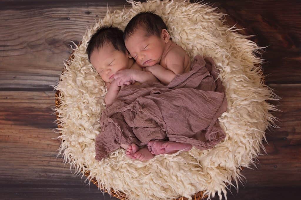 umbilical cord blood and tissue banking in twins 